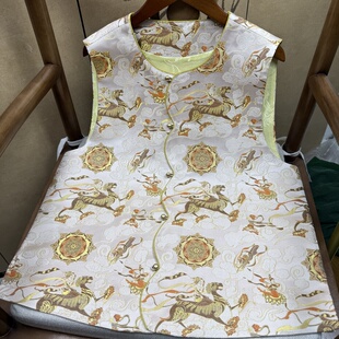 100%桑蚕丝四重维织金老宋锦乘虎飞天花瓣襟马甲真丝内衬国风气质