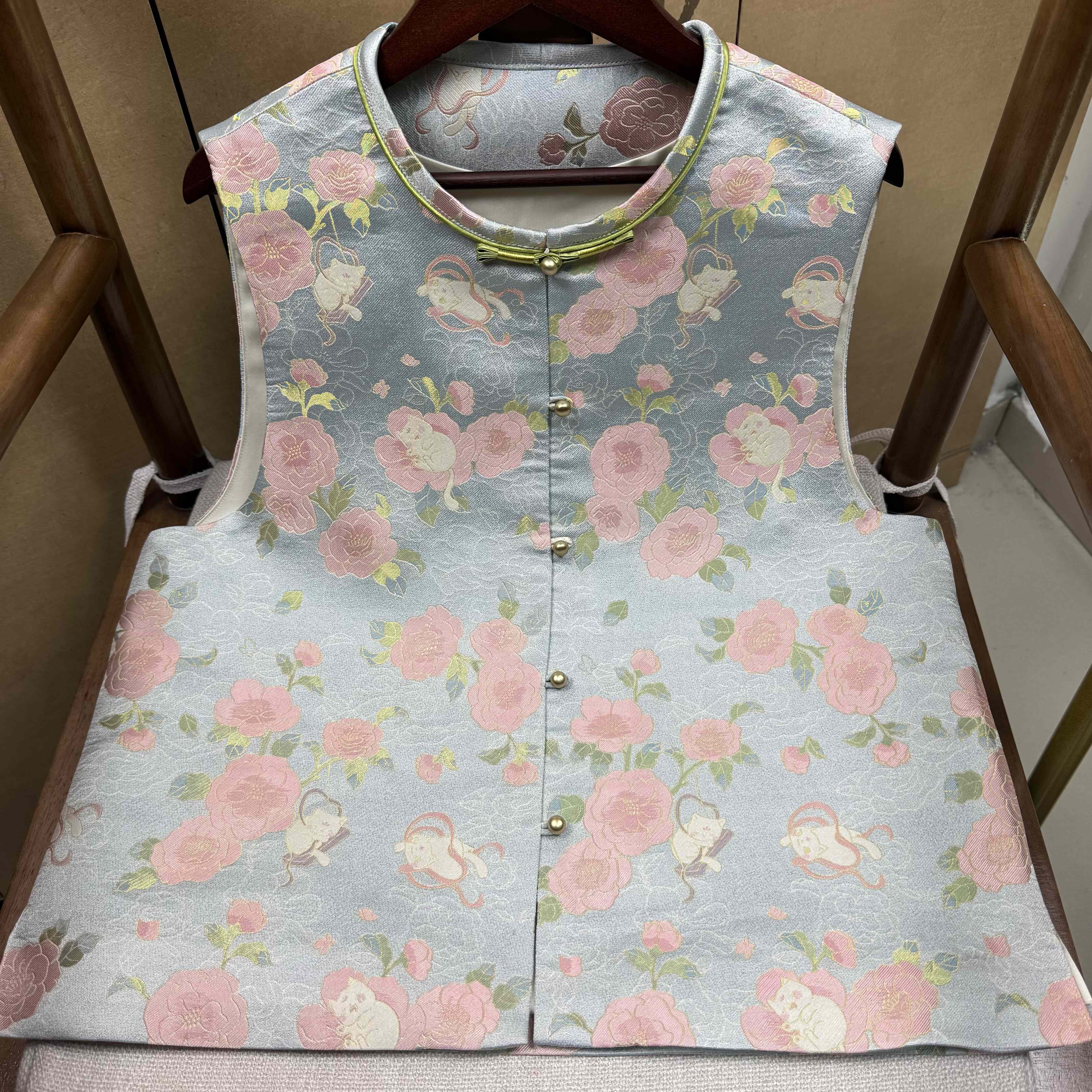 100%桑蚕丝织金宋锦玫瑰猫咪休闲秀气对襟马甲新中式国风贵气显白