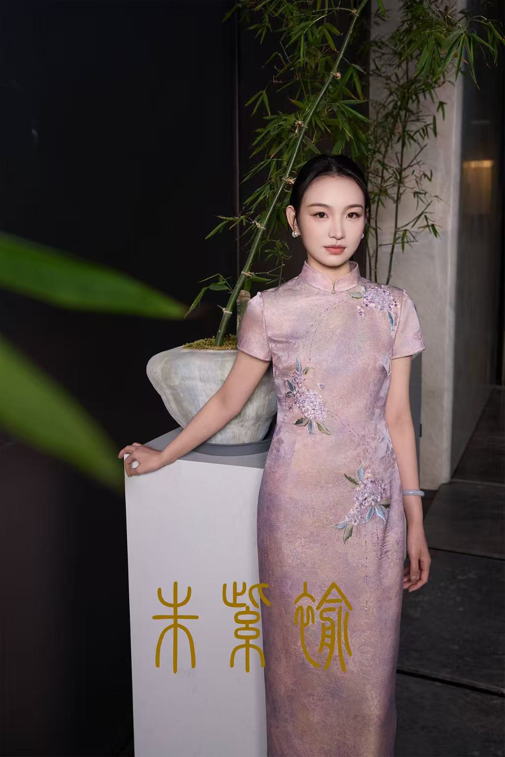 170631朱紫褕喜婆婆喜妈妈婚宴旗袍礼服敬酒服后开叉