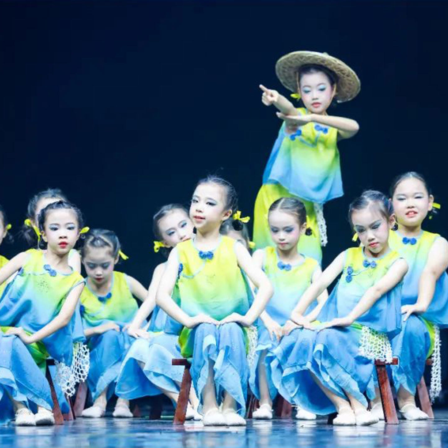 小儿垂钓演出服幼儿园毕业舞蹈多想还小表演服蒲扇摇过的夏天服装