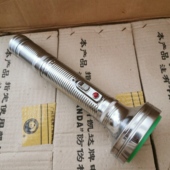 库存熊猫牌老式 铁皮手电筒电筒钨丝黄光大电池3节1号电池柔光护眼