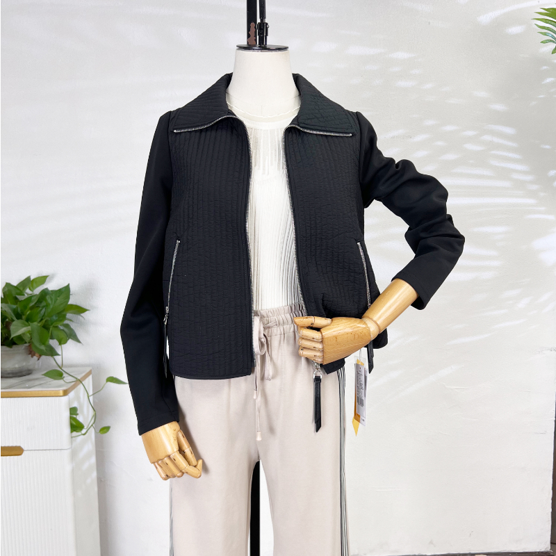 可路莎春秋空气层绗棉短外套