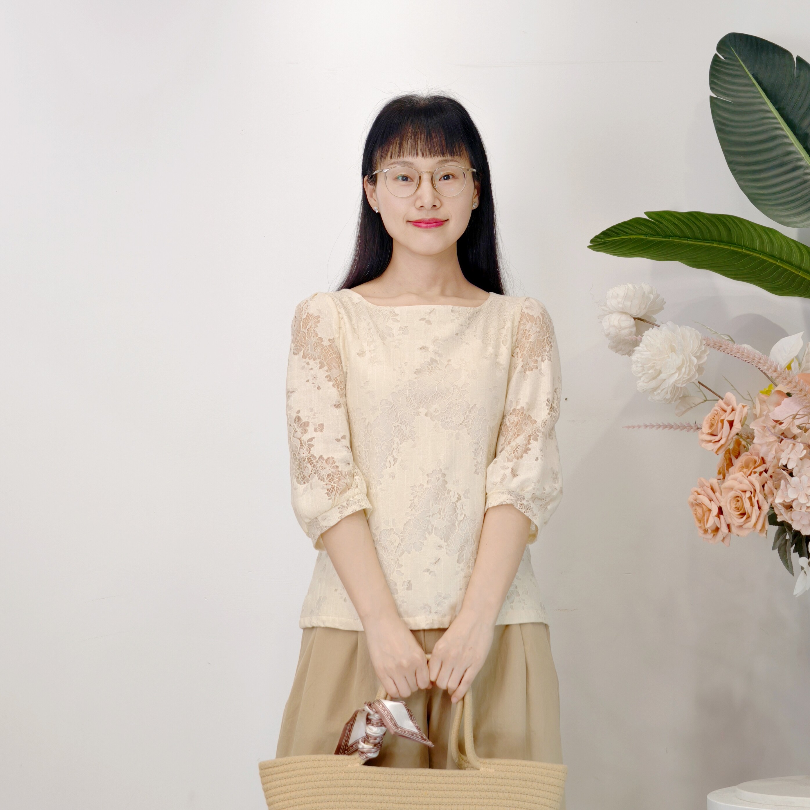艺素晓30972春夏轻盈柔软气质蕾丝衫女镂空五分袖衬衫