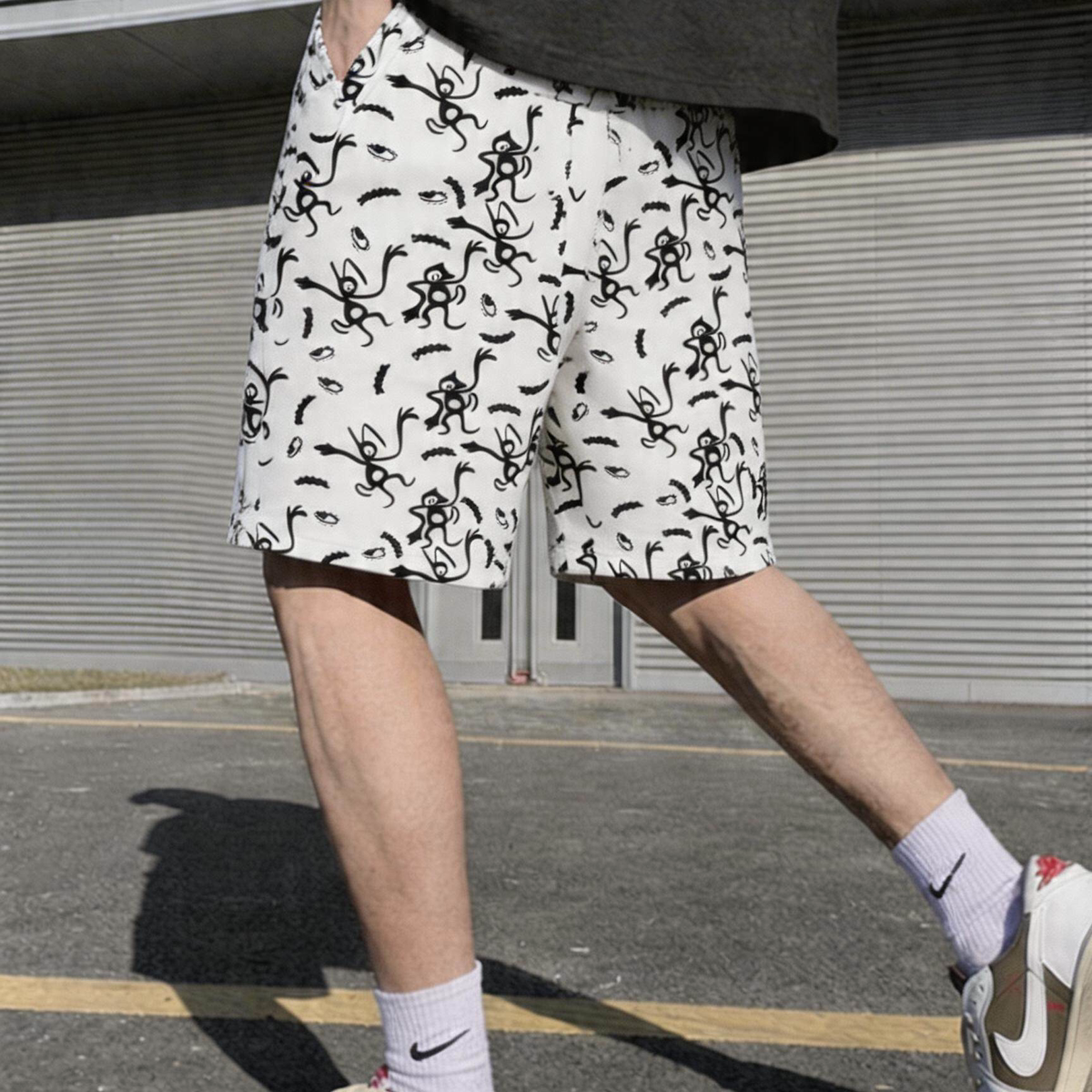 夏季薄款透气抽象印花短裤男女同款宽松运动五分裤百搭日常沙滩裤