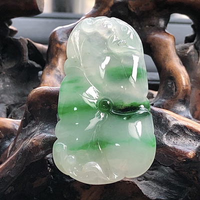 /缅甸天然翡翠A货荷叶鱼吊坠挂件