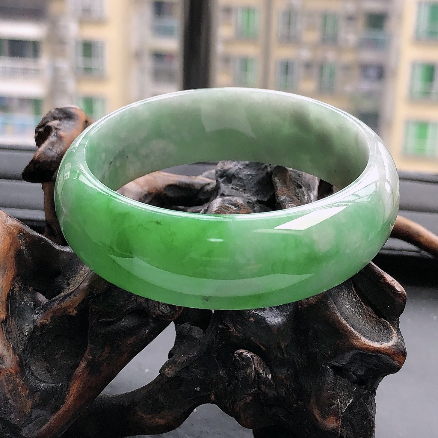 58.3圈缅甸天然翡翠A货阳绿手镯