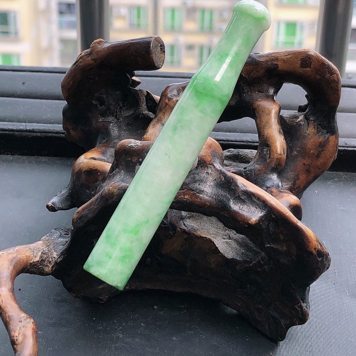 缅甸天然翡翠A货飘阳绿素面烟嘴