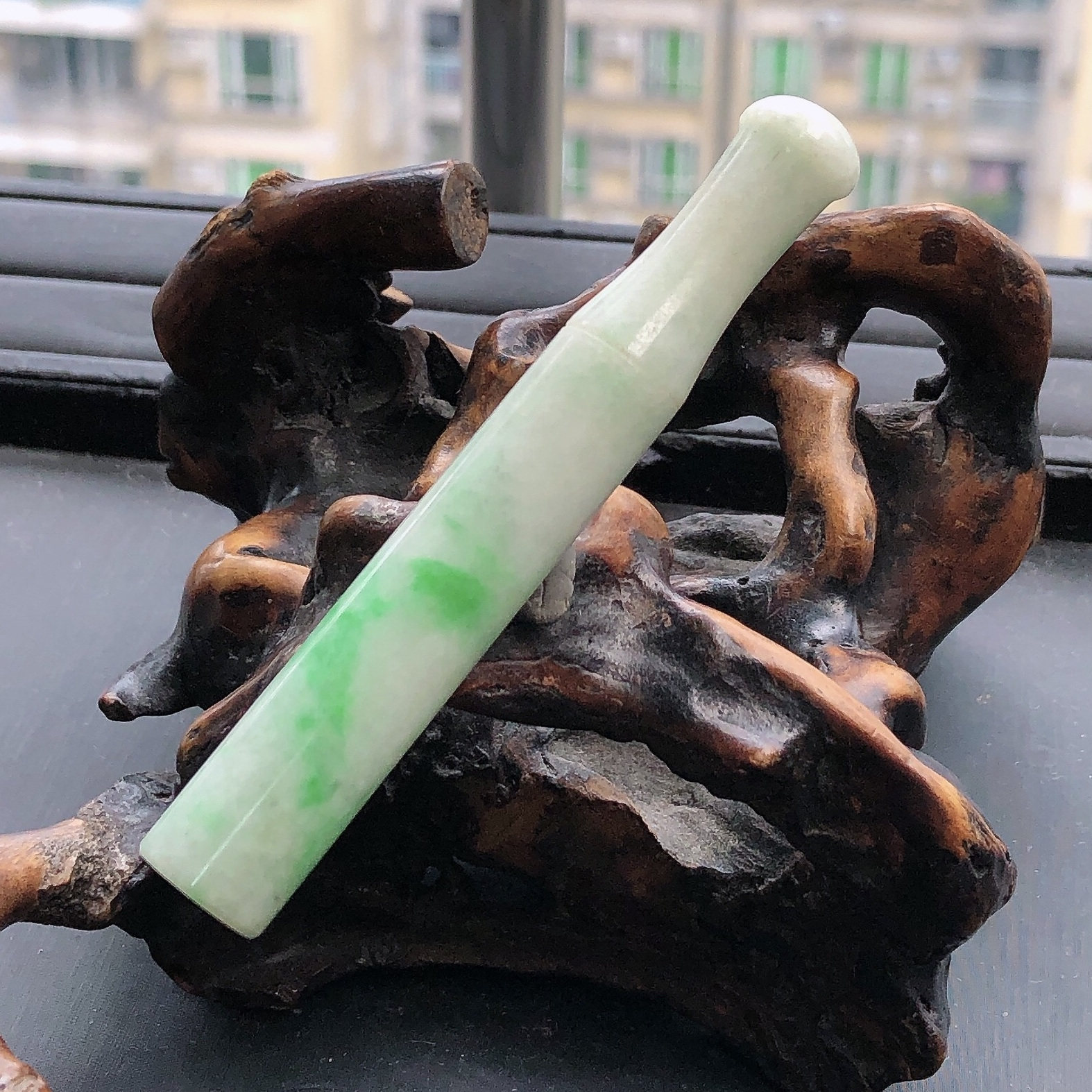 缅甸天然翡翠A货飘阳绿素面烟嘴