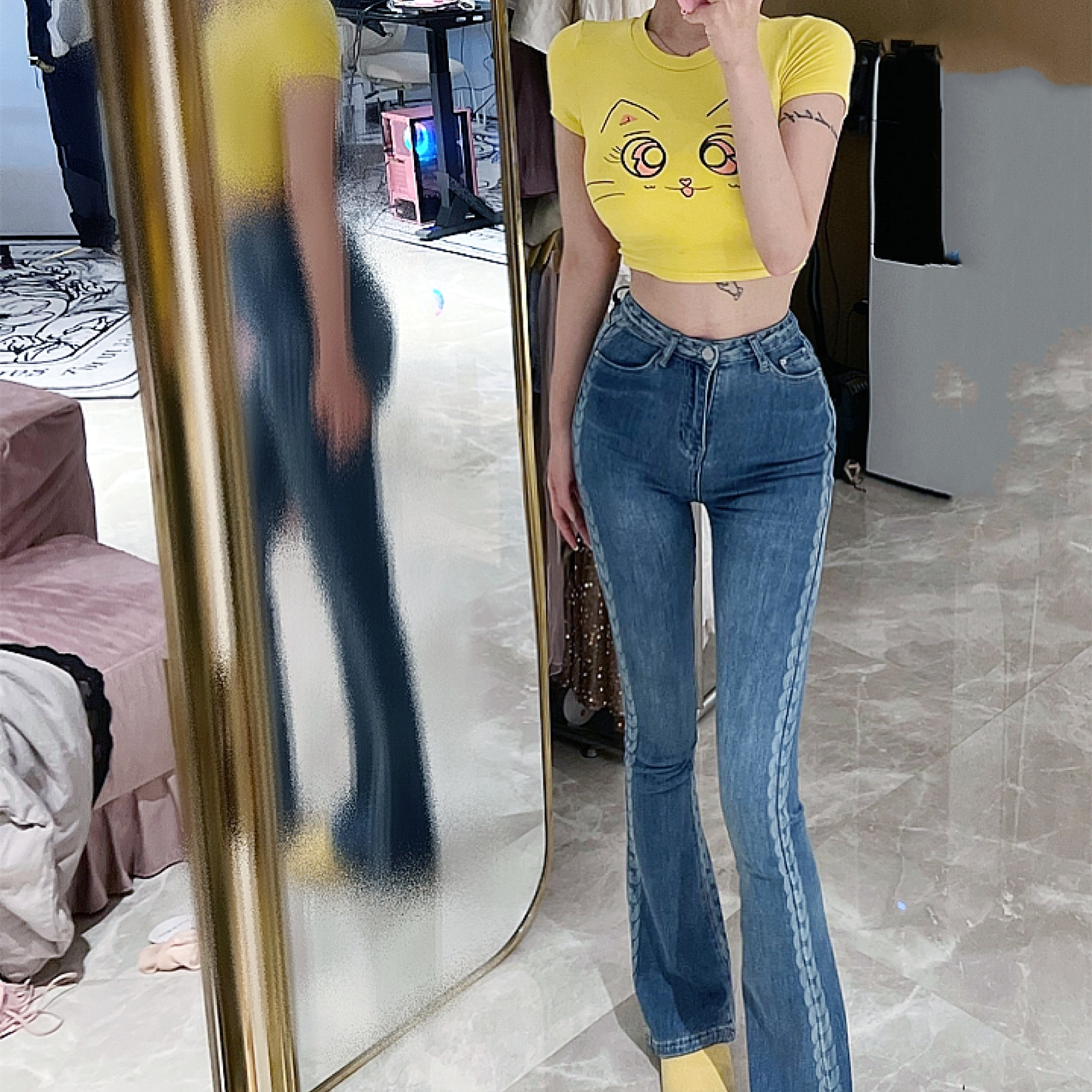 图图小有名气的高腰弹力显腰细腿长裤侧缝设计感微喇牛仔裤女2024