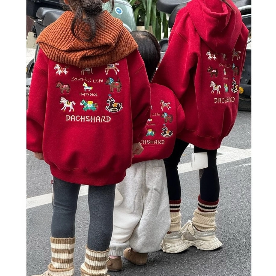 YL 880371 年货小马连帽一体绒卫衣