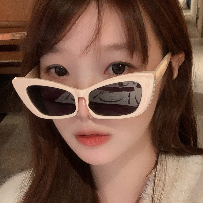 复古欧美式镶嵌珍珠甜酷辣妹小脸黑色墨镜感y2k女太阳眼镜