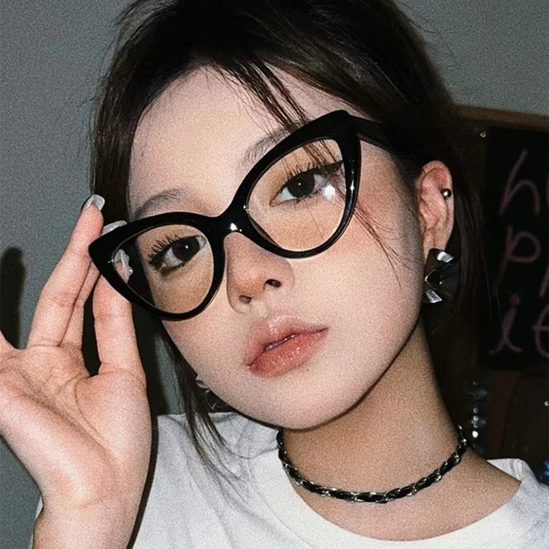 猫眼黑框素颜眼镜可配度数近视框架复古平光镜女三角形防蓝光