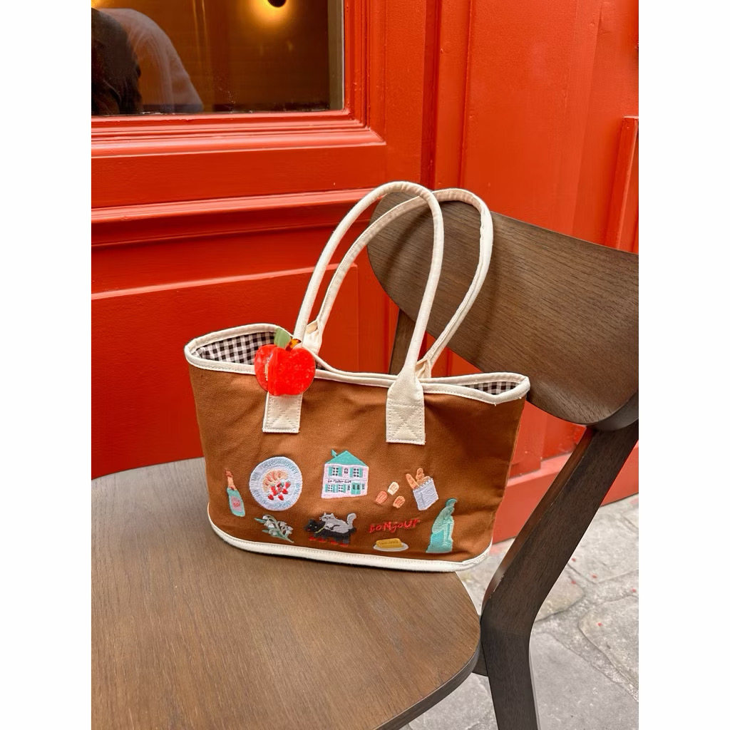 泰国小众品牌 amywanders 棕色刺绣手提包,箱包皮具/热销女包/男包,时尚帆布包,淘宝优惠券,粉丝福利购,淘宝优惠卷