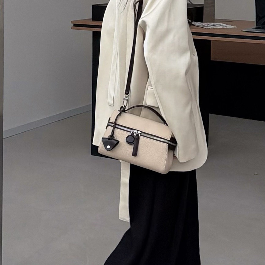 极简风软皮饭盒包女2026新款百搭单肩斜挎手提包高级感单肩斜挎包