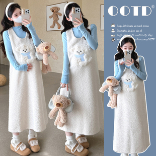 新款 秋冬2025洋气法式辣妈俏皮减龄开叉背心裙孕妇装两件套