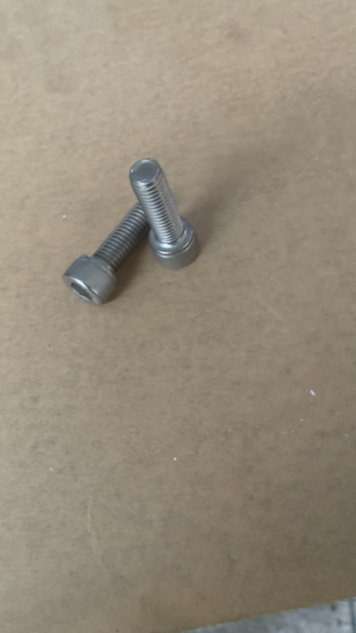 fuel防脱轮毂压盘螺丝特殊合金材质防脱轮毂螺丝防脱圈紧固螺栓