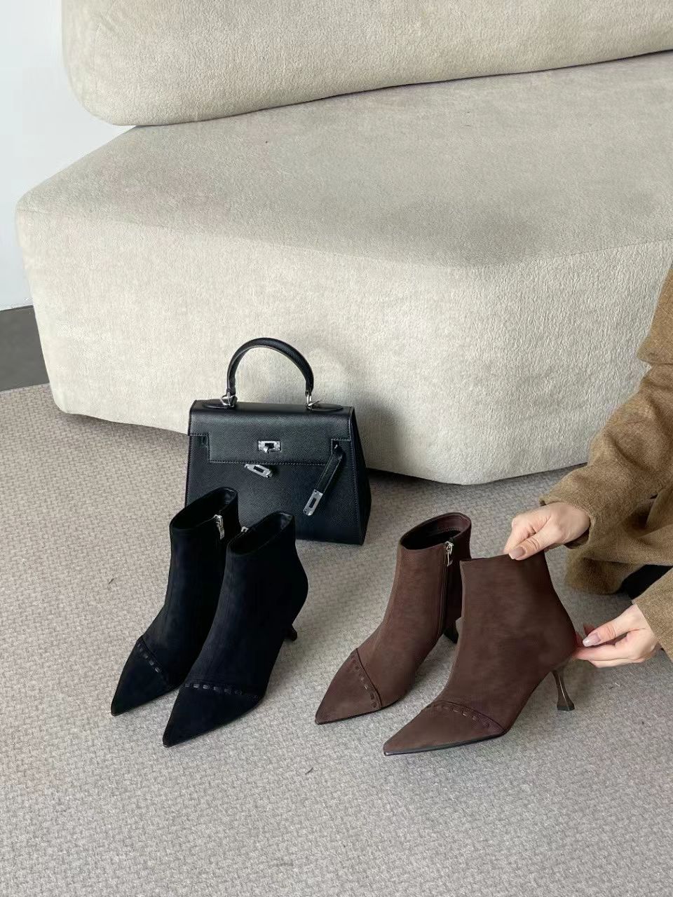 伊纤丽女靴2025新款尖头细跟高跟短靴女百搭时尚气质瘦瘦靴女靴子