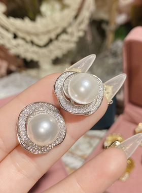 14-15mm白色明显款三生三世山茶花耳钉ESB412