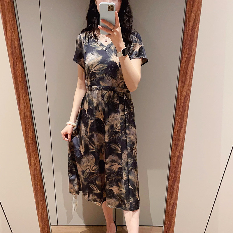 高级感蓝底花真丝弹力缎V领短袖连衣裙收腰显瘦桑蚕丝中长款裙子