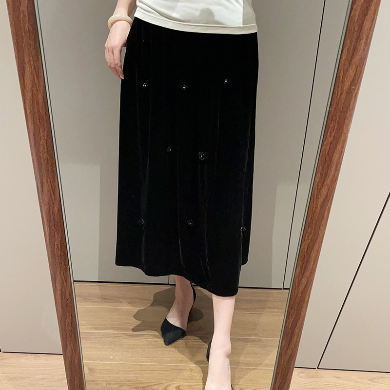 2025秋新款真丝丝绒半身裙女松紧腰显瘦口袋手工钉珠桑蚕丝中长裙