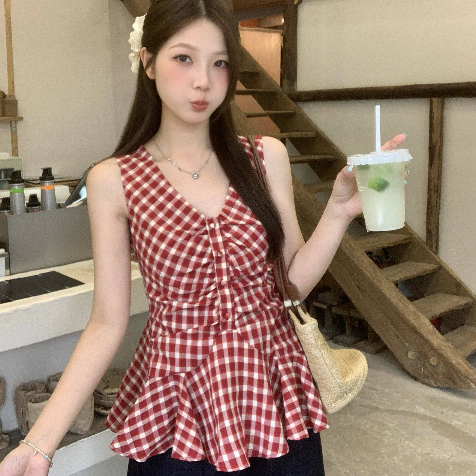 2026夏季新款酒红色无袖背心设计感外穿泰式小众别致V领上衣美背