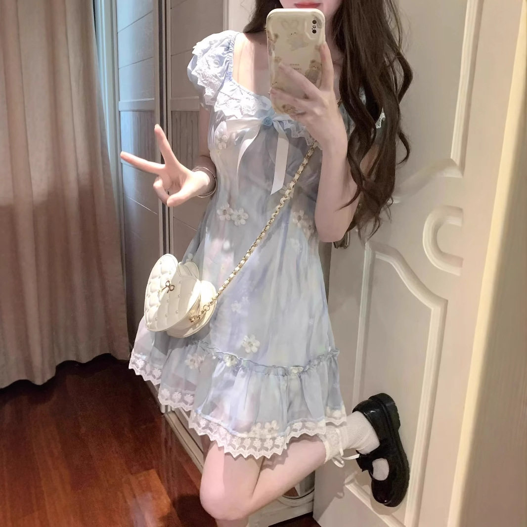 夏季学院风蕾丝拼接短款连衣裙
