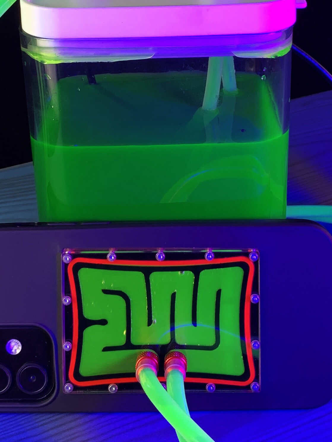 水冷手机散热器液冷降温8P苹果14小米主播11直播专用静音背夹游戏