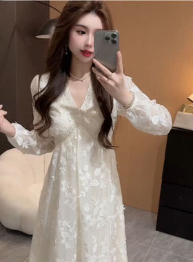 白色蕾丝温柔风连衣裙子女春夏季2025新款法式气质高级感收腰长裙