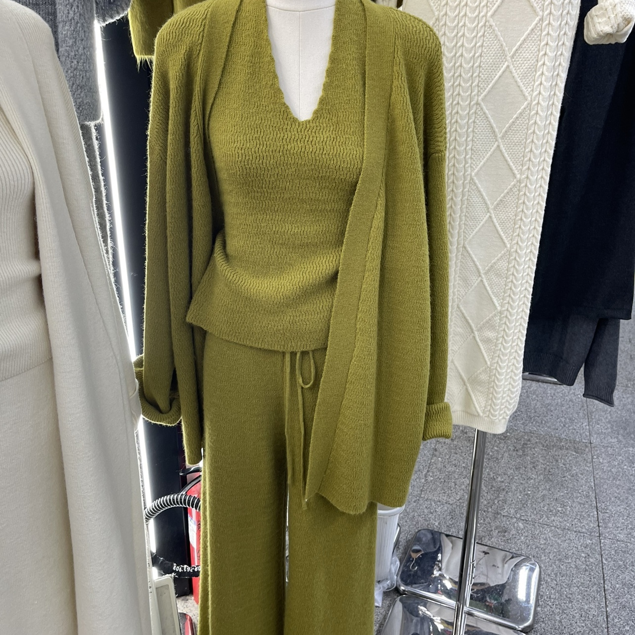 小女人2025秋冬新款羊毛混纺套装