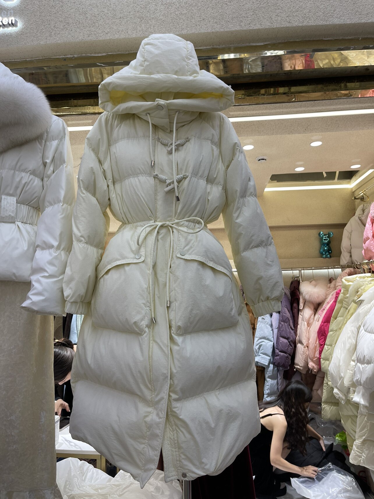 2023年新款收腰显瘦羽绒服韩版