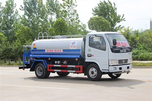 湖北鑫诚国六东风5吨9吨12吨15吨18吨20吨洒水车 运水车 液压油缸