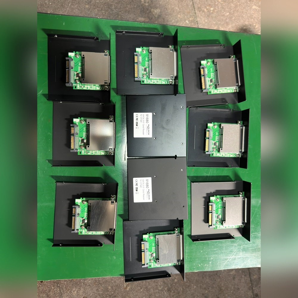 CFast卡转22针SATA卡座(读卡器)带宜鼎32G卡 议价