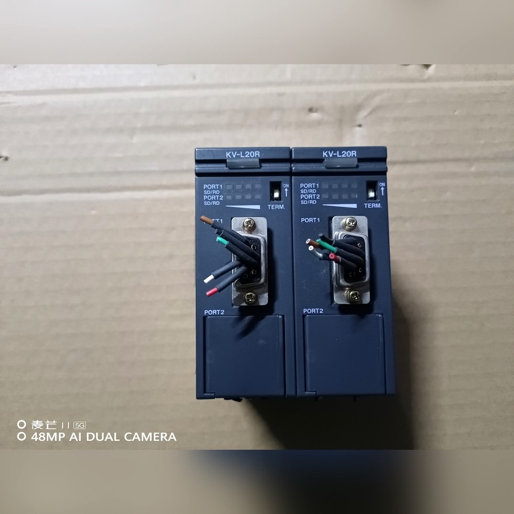 基恩士KEYENCE KV-L20R串行接口模块实物如图 议价