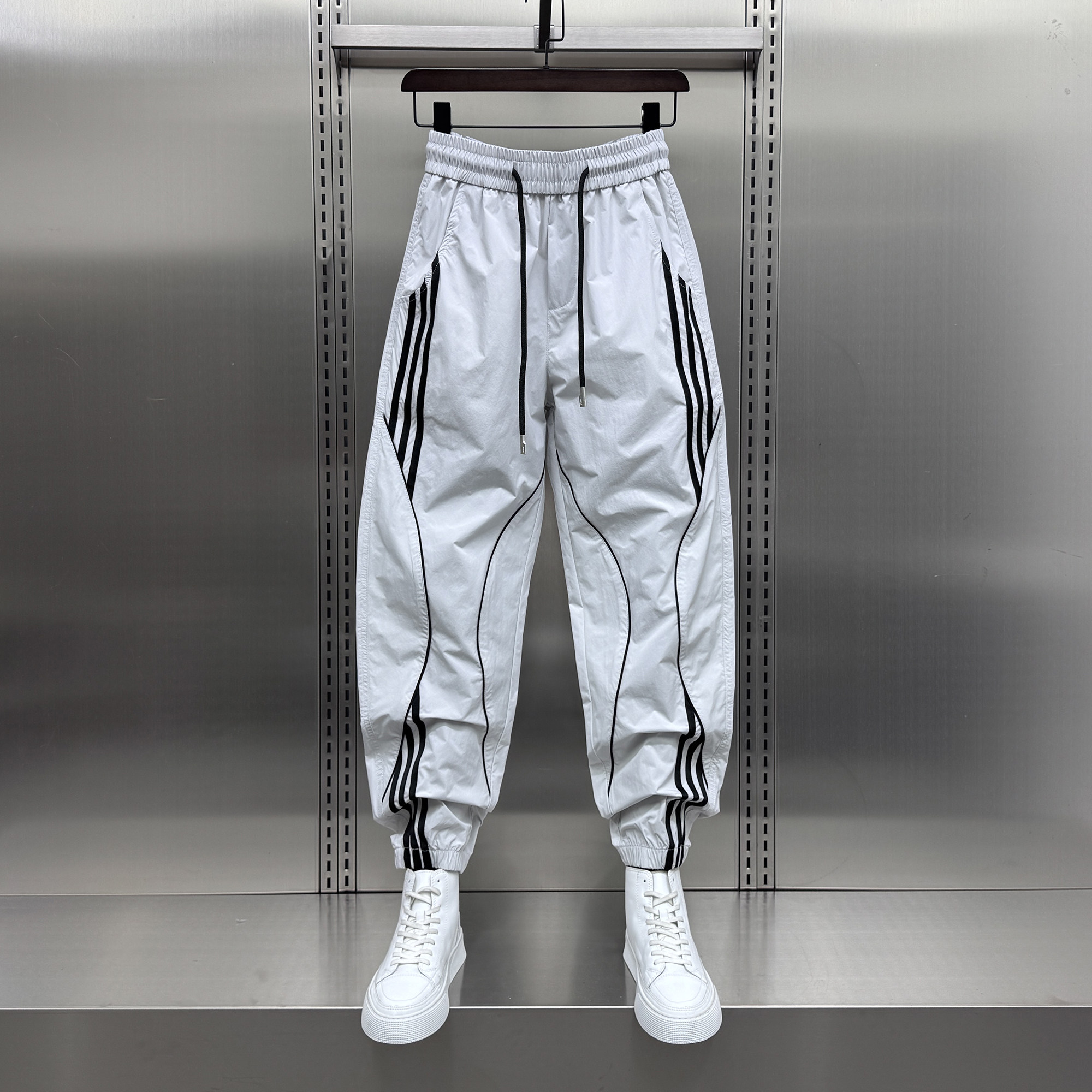 今年爆款男裤2026春秋季新款休闲裤男士百搭户外运动宽松束脚裤子