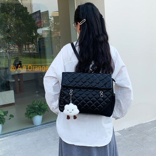 一只橙女包大容量高级菱格托特包