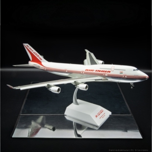 JCwings印度航空波音747-400飞机模型机腹抛光钢管1:200收藏级
