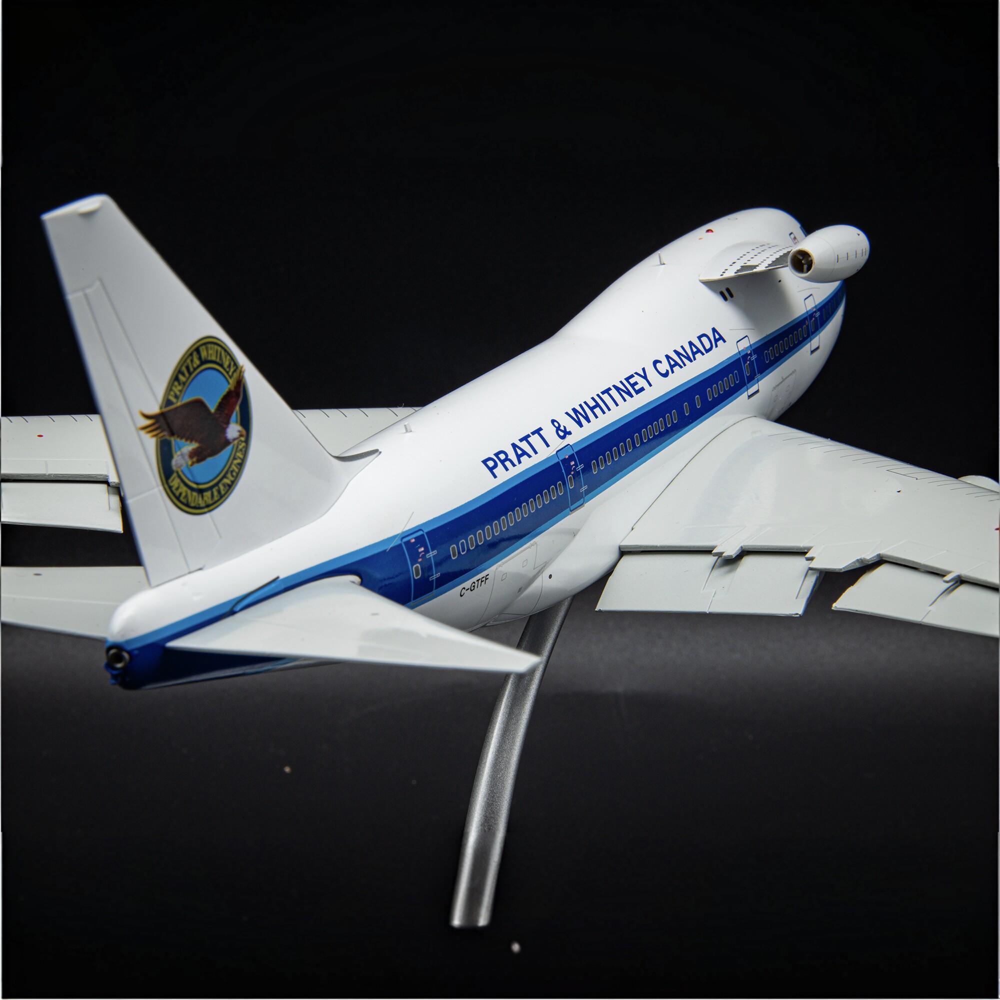 JCwings白盒波音747SP飞机模型1:200普惠空中试车台C-GTFF收藏级