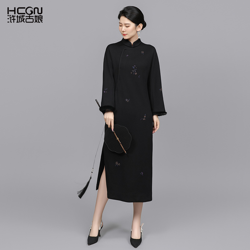 中国风羊毛刺绣复古倒大袖连衣裙