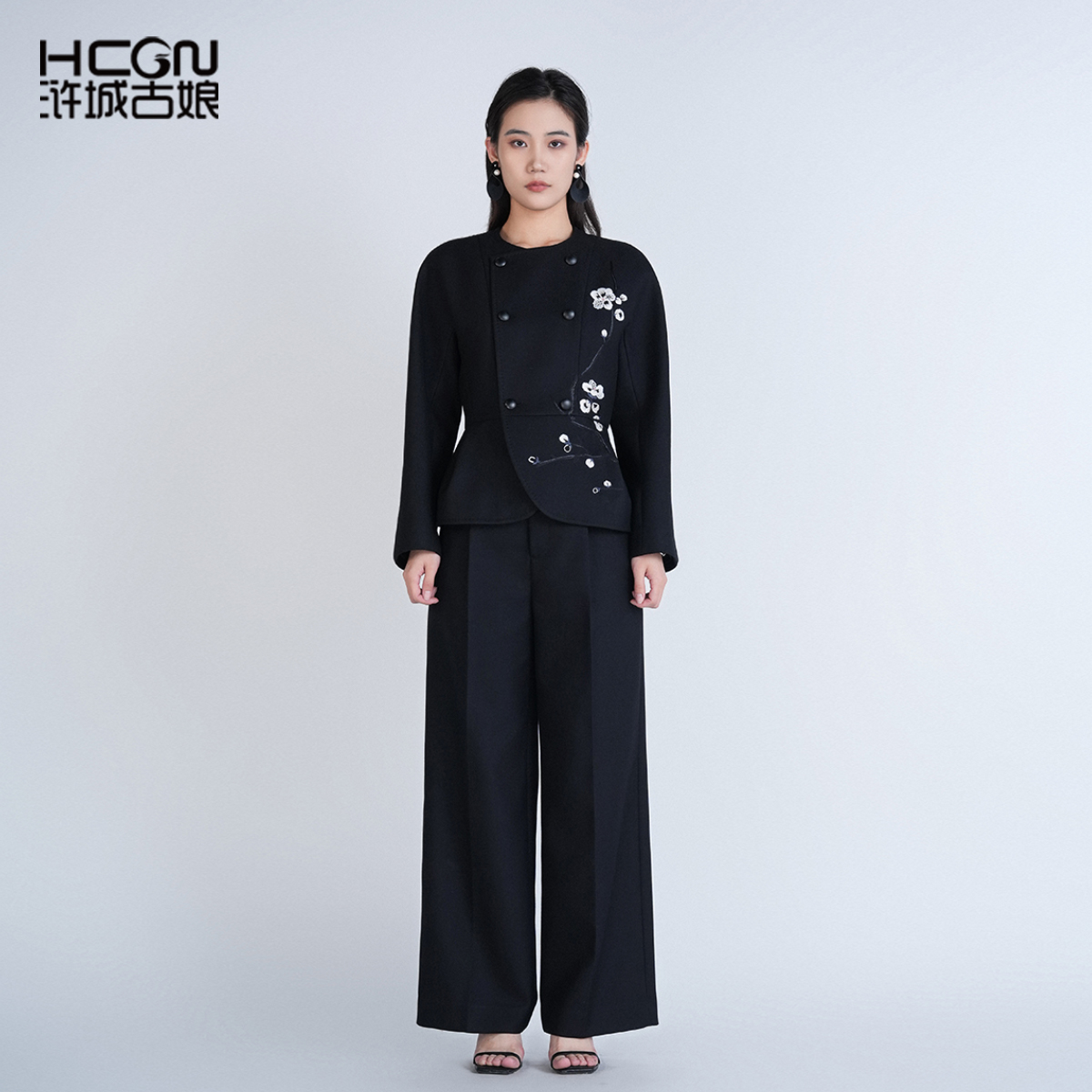 国风绵羊毛梅花刺绣显瘦收腰套装