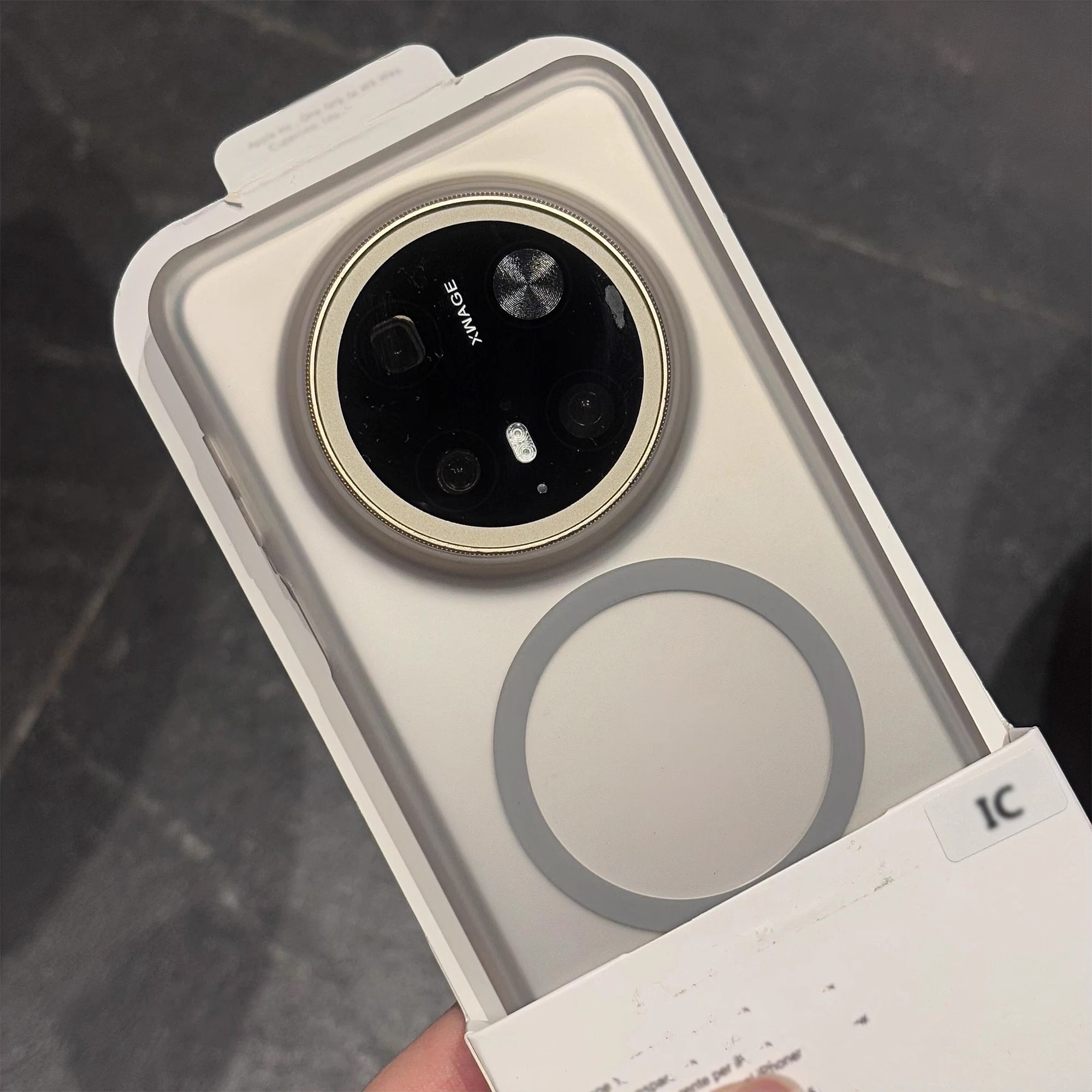 内置磁吸雾面透明钛灰色适用S24+三星S25手机壳A56轻薄硬壳S23Ultra/S20无线22FE/s21车载A54/A55散热充电A25