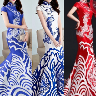 青花瓷礼服复古中国风演出中式国潮服装走秀修身主持人夸张演出服