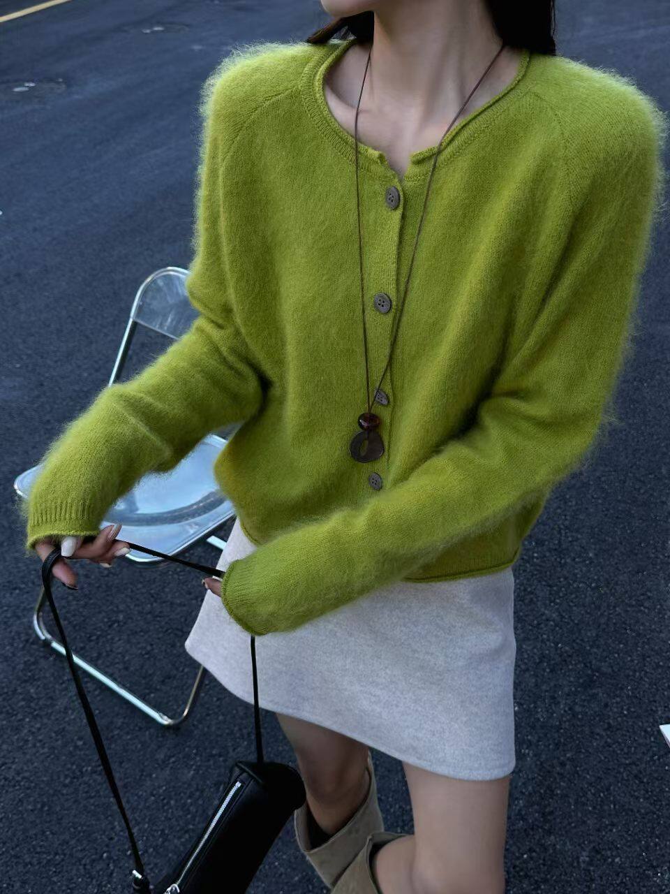 2026秋冬新款女装绿色羊毛绒开衫女宽松圆领套头毛衣针织打底衫