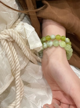 天然岫岩玉绿色春天手串礼物