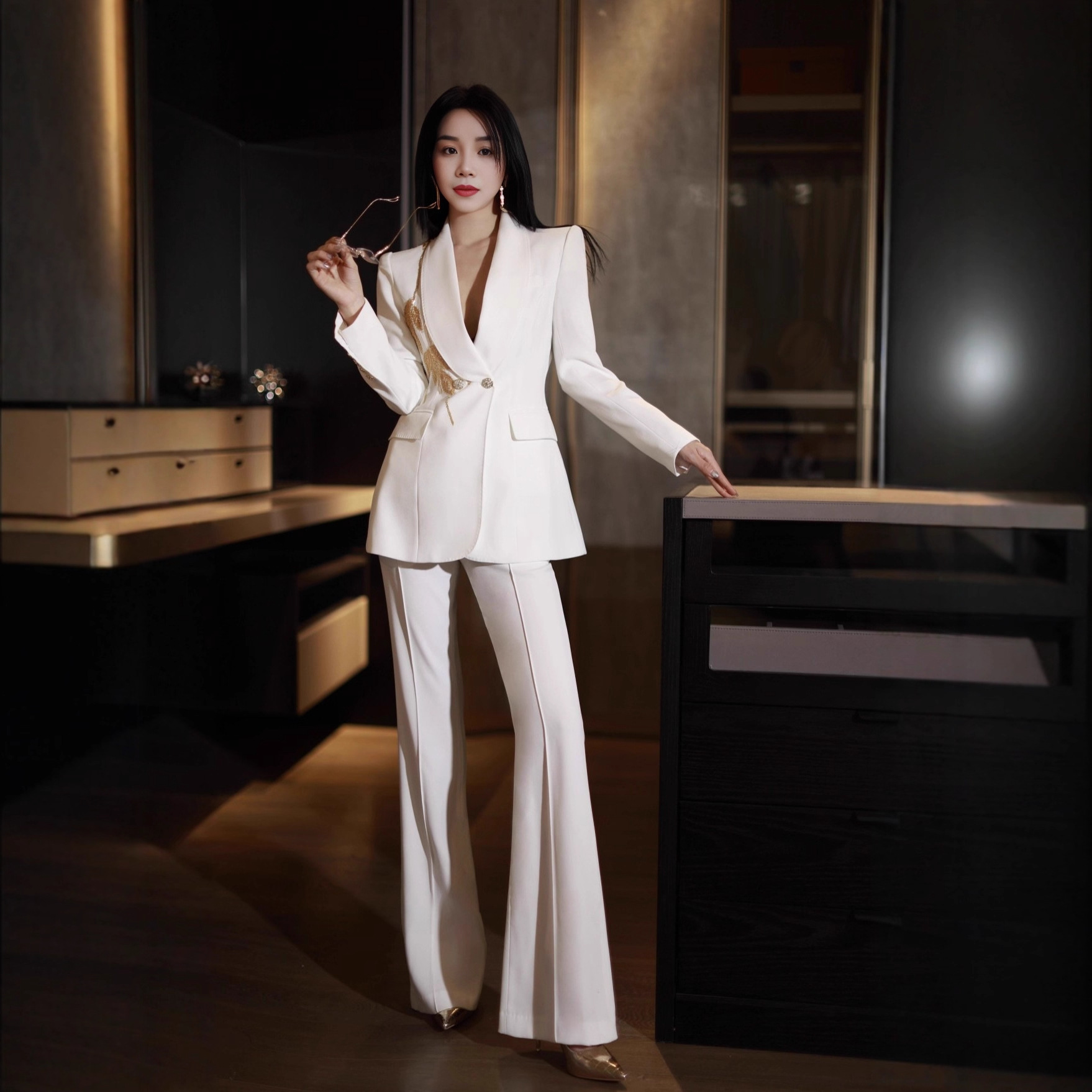 高定刺绣轻奢西装套装女钉珠修身显瘦奢华宴会名媛年会职业两件套