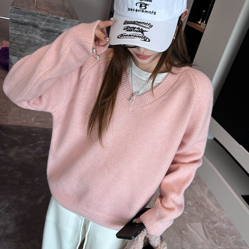 W粉色v领慵懒感毛衣女新款宽松高级感套头百搭显瘦韩系针织上衣