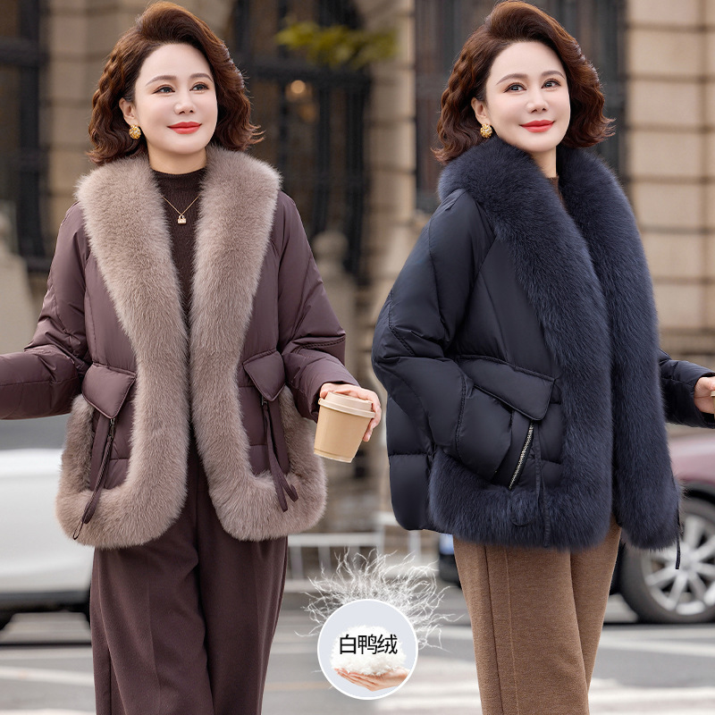 阔太太秋冬贵气羽绒服2025新款中老年妈妈冬装加厚外套女中年棉袄