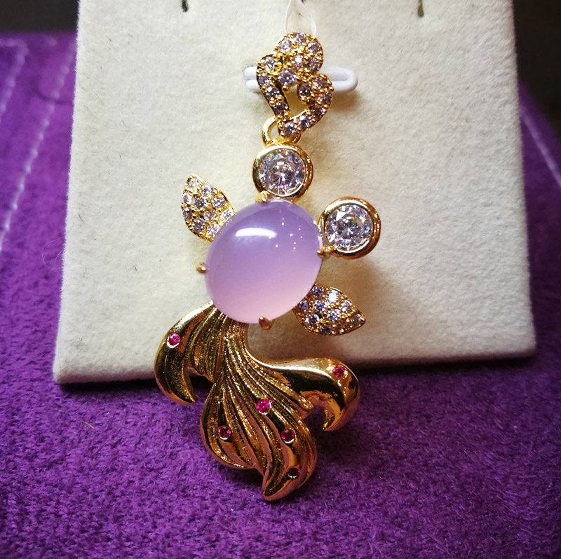 高冰马达加斯加天然紫玉髓大蛋面金鱼项链吊坠镶嵌红宝石精美可爱