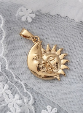 时尚项链月亮拥抱依偎太阳吊坠钛钢镀18K金不掉色百搭精致玫瑰金