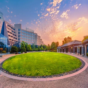 六安曙光铂尊酒店豪华园景房1间夜 暖春在曙光