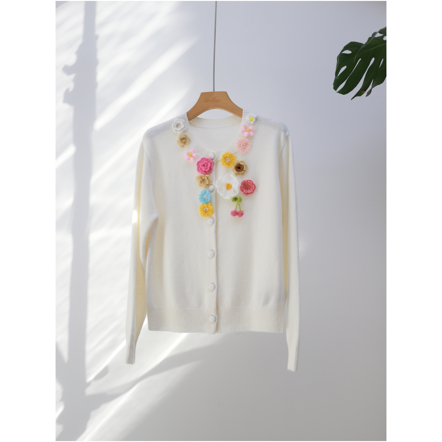 2025年新款羊毛小众高级气质立体七彩花朵甜美法式浪漫毛衣开衫